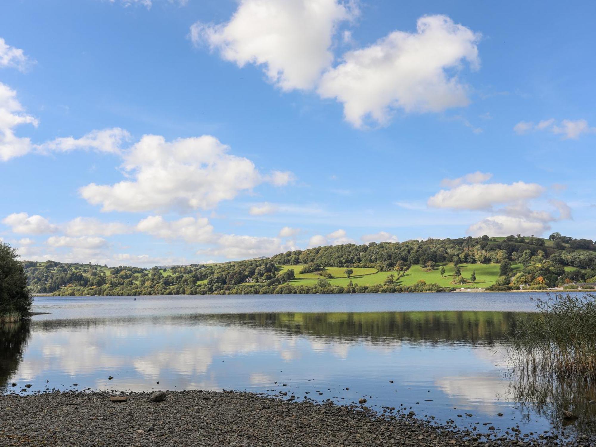 Tegid Lakeside - Bala Lake Apartment Exterior photo