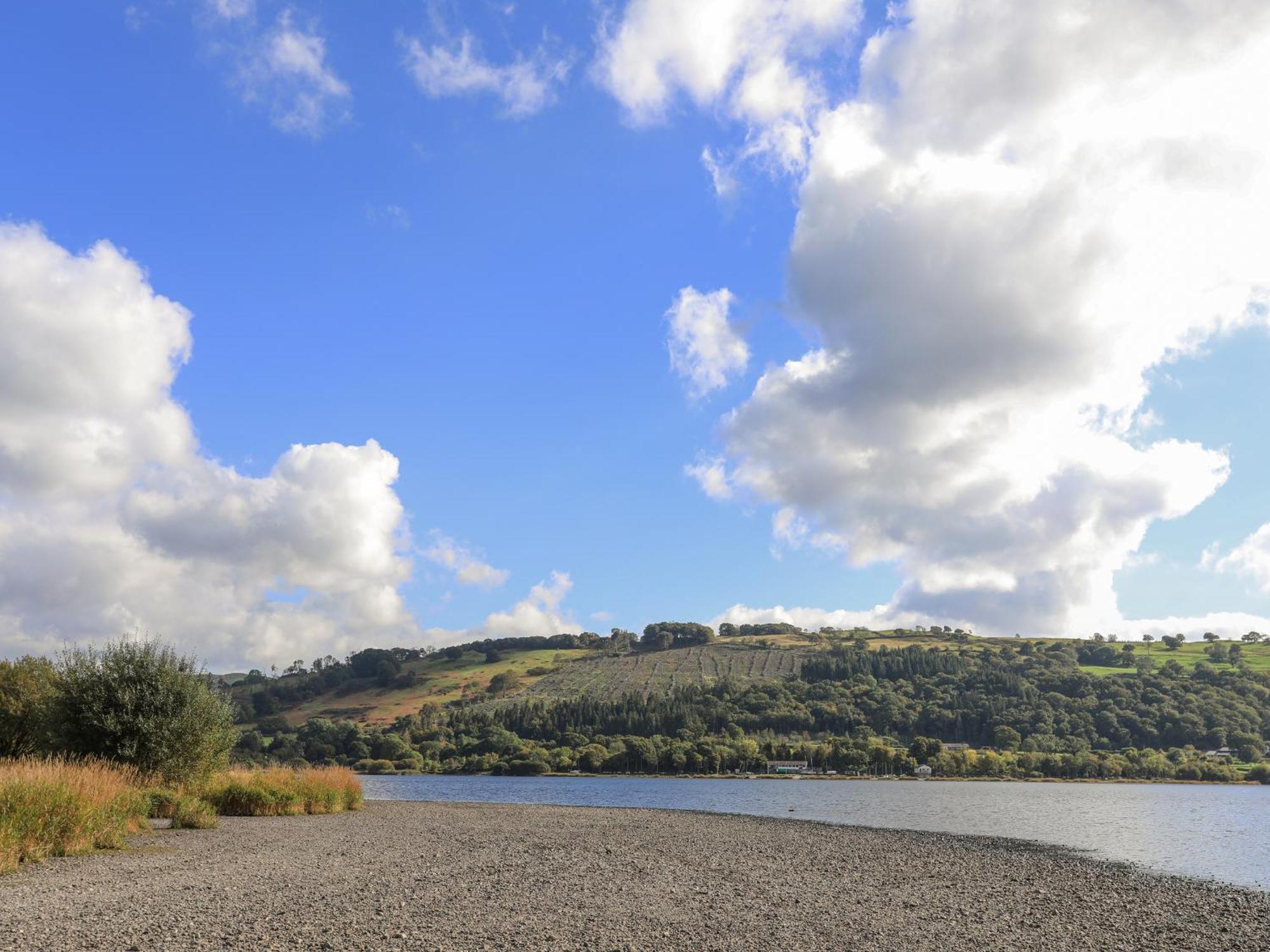 Tegid Lakeside - Bala Lake Apartment Exterior photo