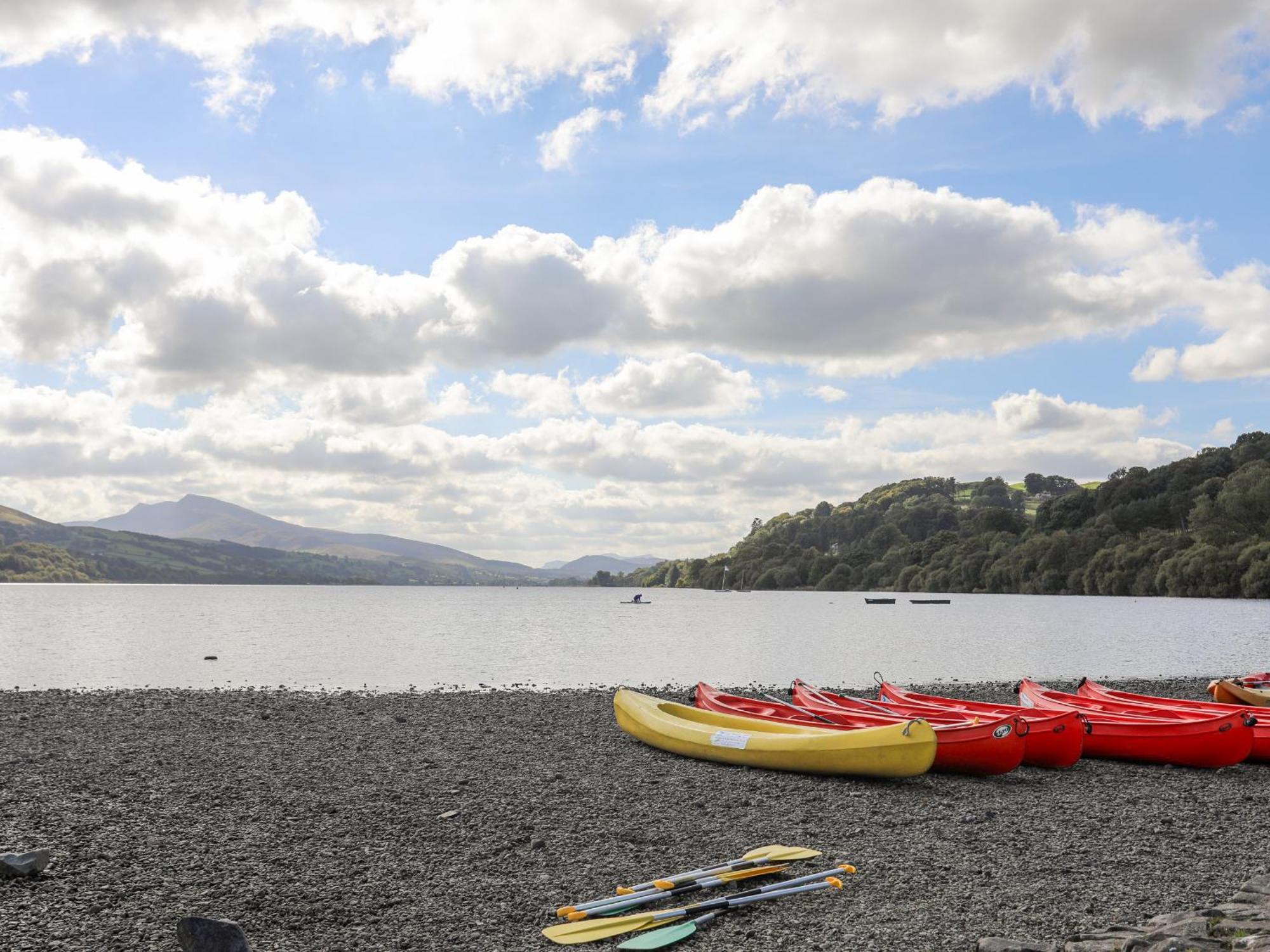 Tegid Lakeside - Bala Lake Apartment Exterior photo