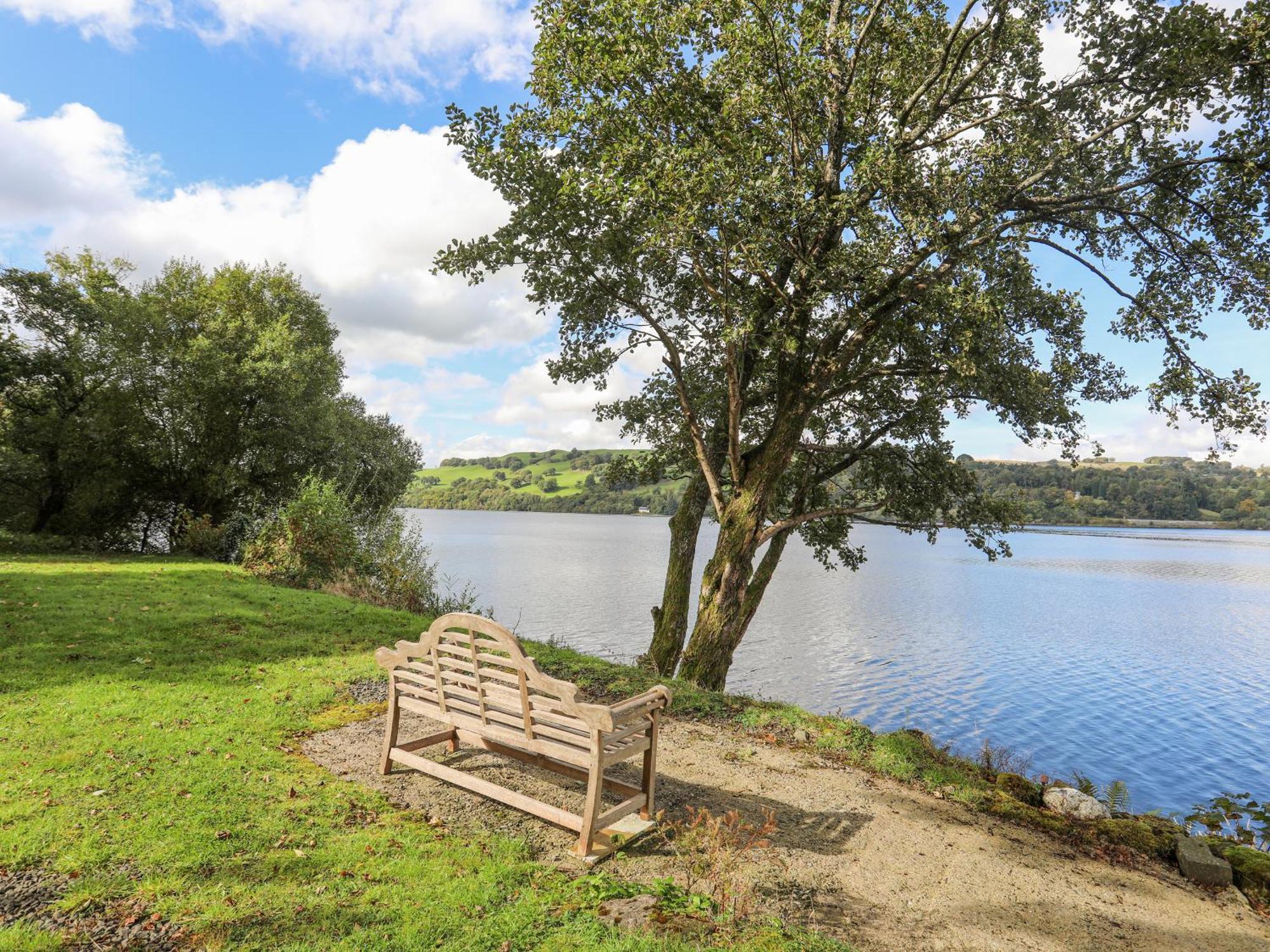 Tegid Lakeside - Bala Lake Apartment Exterior photo