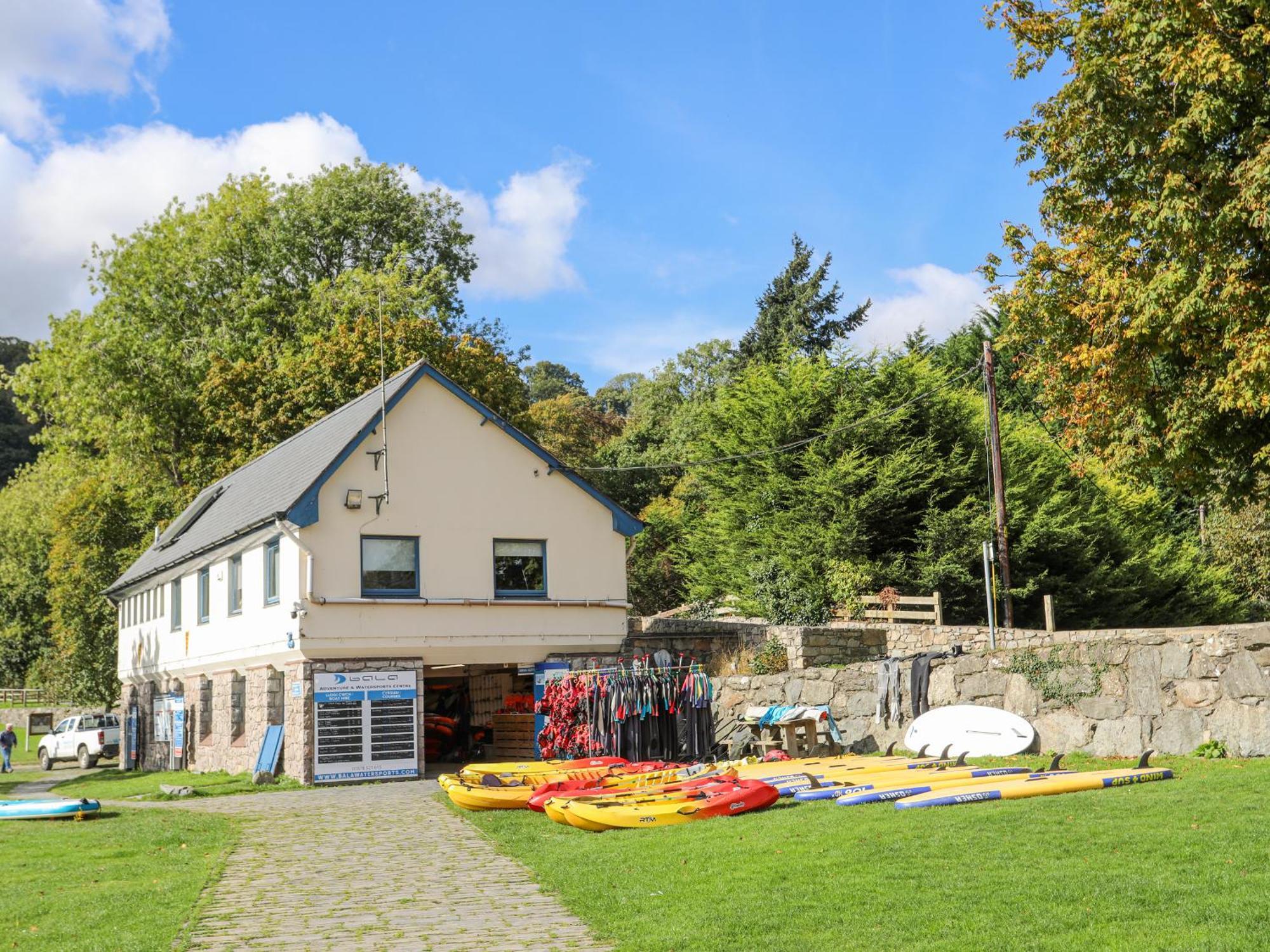 Tegid Lakeside - Bala Lake Apartment Exterior photo