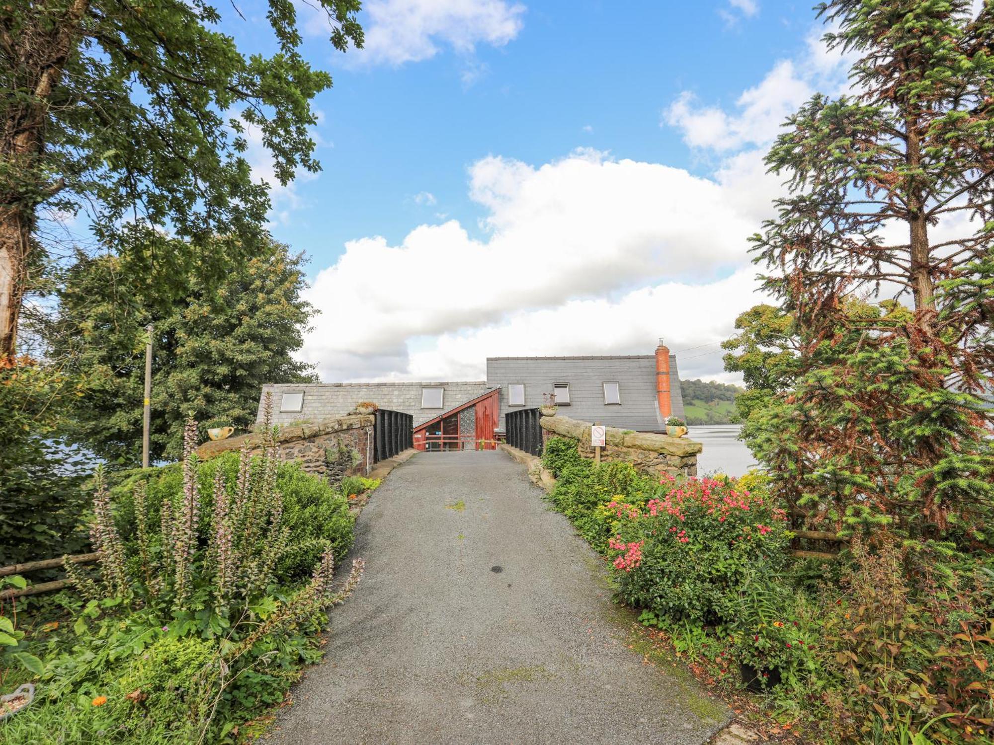 Tegid Lakeside - Bala Lake Apartment Exterior photo