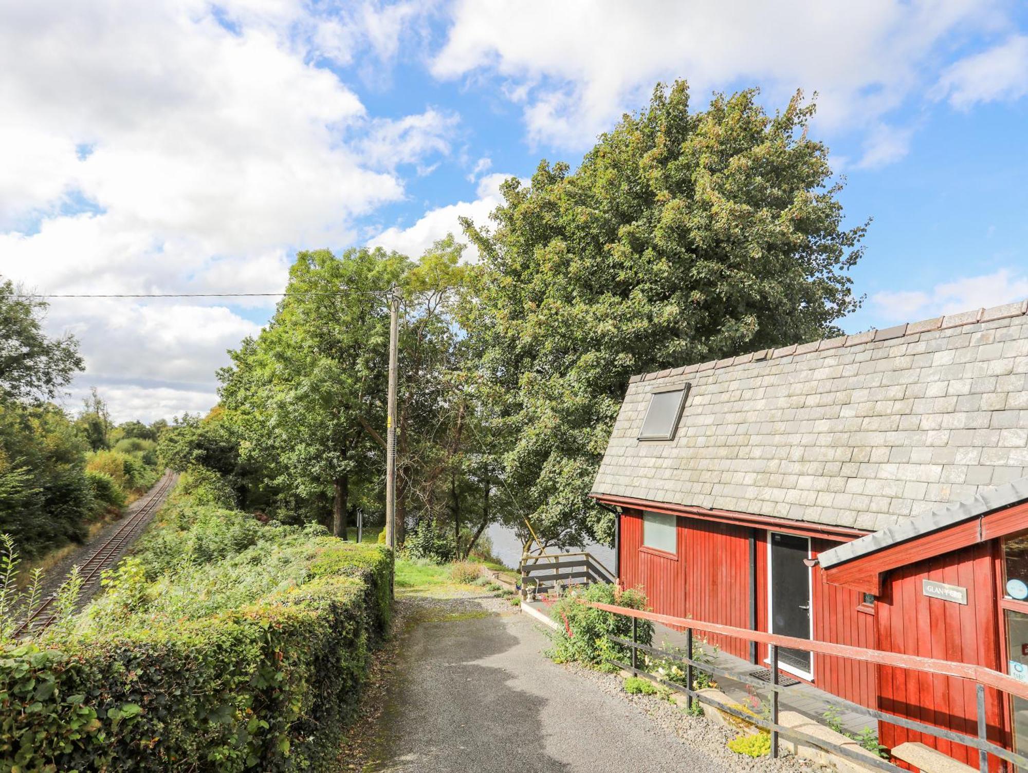 Tegid Lakeside - Bala Lake Apartment Exterior photo